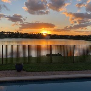 Meet your Posher, Robin